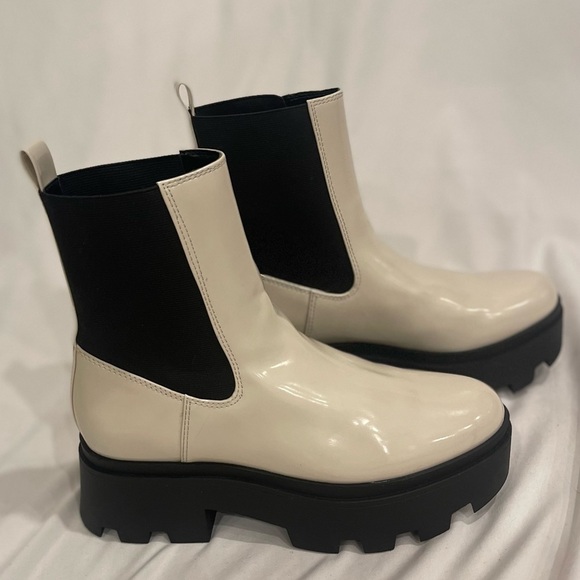 NEW Nordstrom Open Edit Ivory Patent Iris Lug Chelsea Boots Womens US 7.5 - Picture 3 of 14